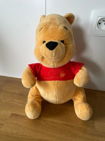 Winnie l’ourson peluche