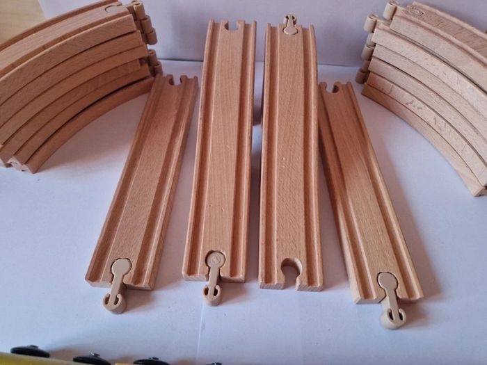 Circuit train en bois 20 pièces - photo numéro 3