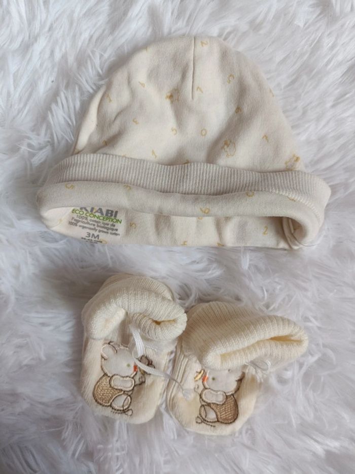 Bonnet 3 mois + chaussons naissance
