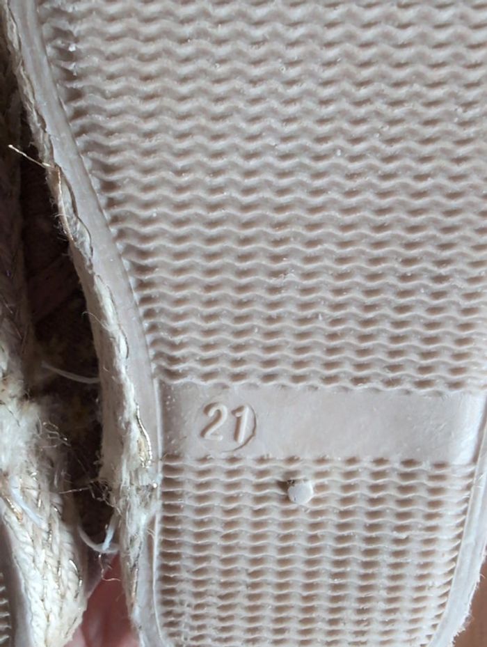 Baskets sans lacets pointure 21 - photo numéro 5