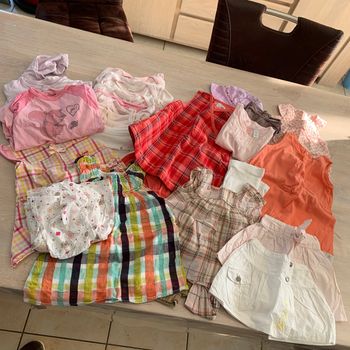 Lot de vêtements fille 12 mois