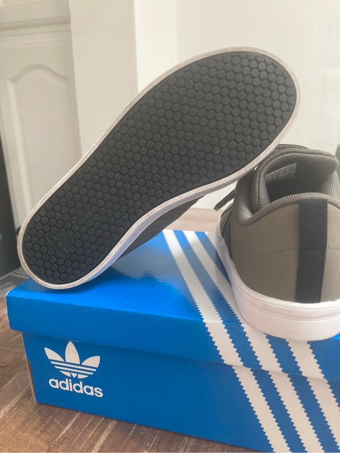 Baskets adidas mixte 33 - photo numéro 2