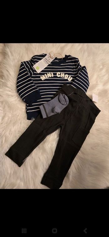 Neufs (non portés)💙😍🤩🏷 superbe ensemble sweat molleton,legging côtelé et chaussettes 18 mois garçon 💙😍🤩