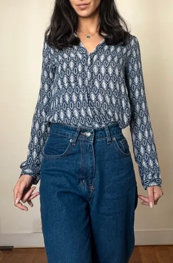 Blouse légère à motif bleu et blanc