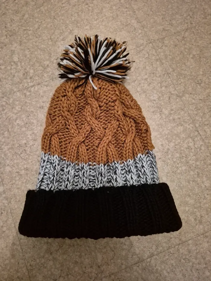 Bonnet - photo numéro 2