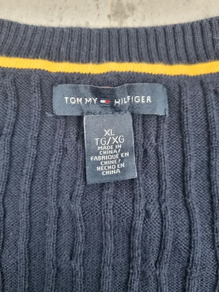 Pull col V torsadé Tommy Hilfiger bleu marine – Taille XL Femme (mesures en photos) - photo numéro 5