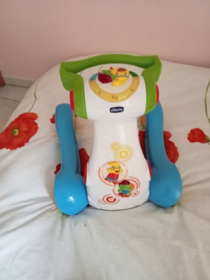 Vend pousse pousse - photo numéro 3
