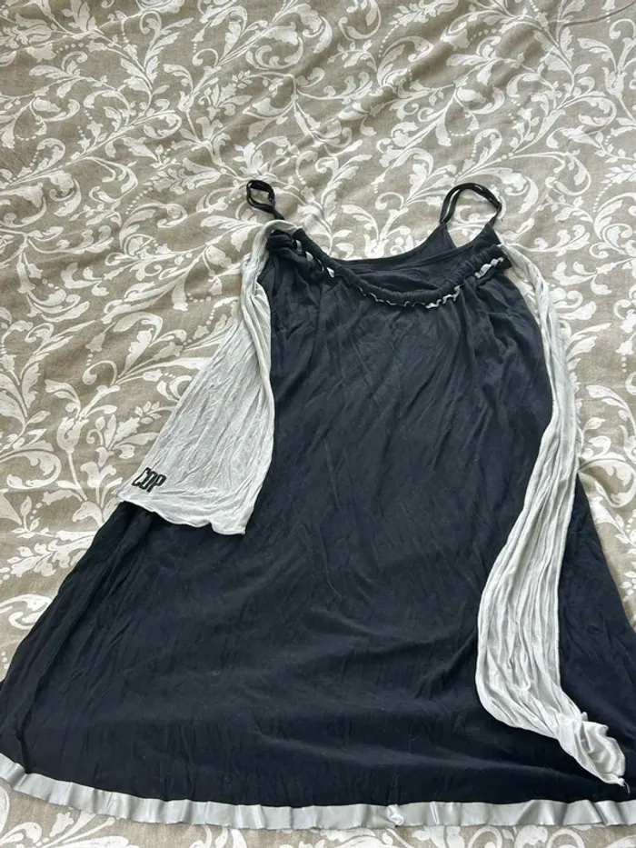 Robe cop copine