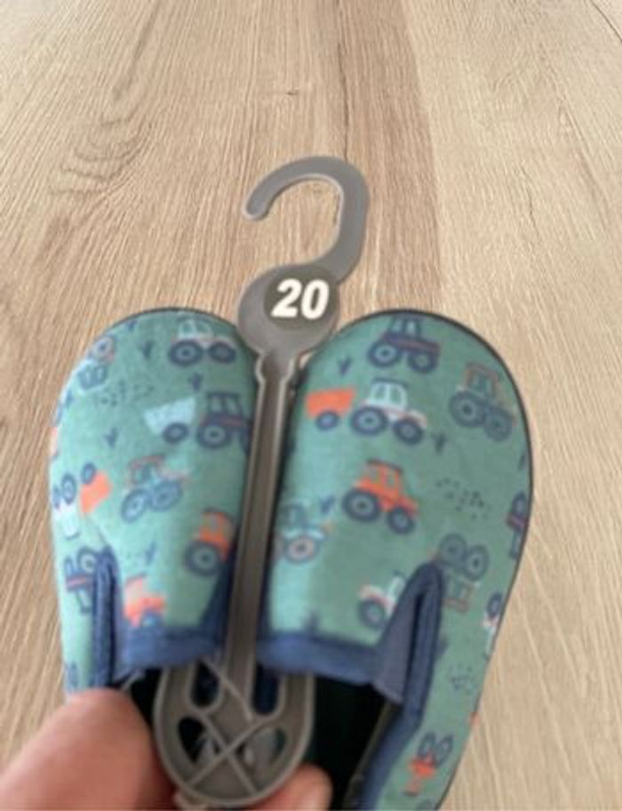 Magnifiques chaussons neufs - photo numéro 3