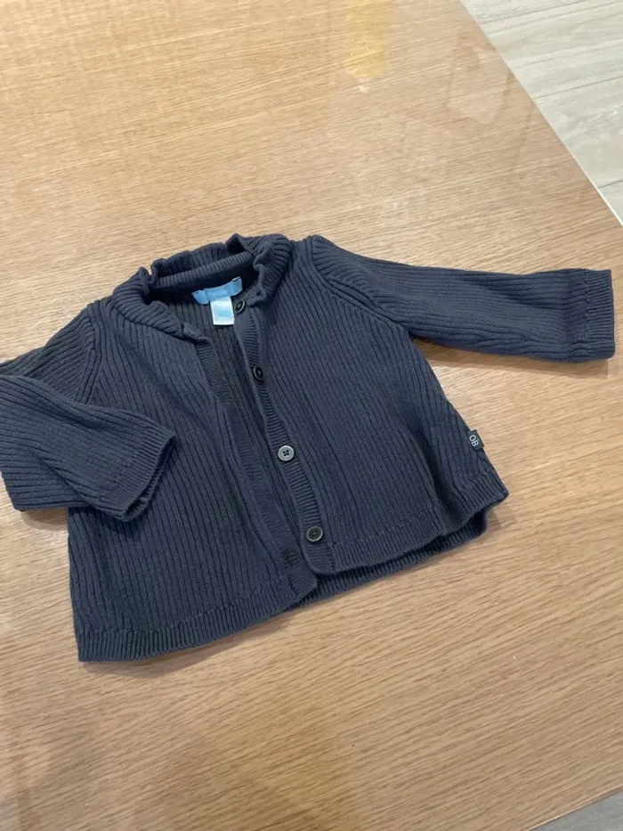 Gilet gris foncé