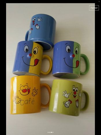 Lot de 5 mugs  imprimé très bon état