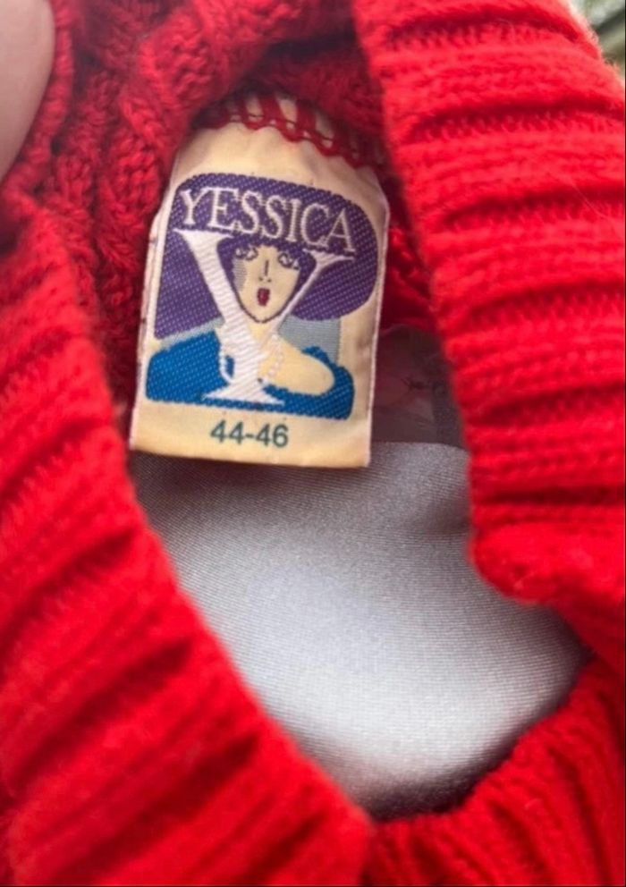 Pull d’hiver Yessica rouge col roulé – Pièce de caractère rétro - photo numéro 3