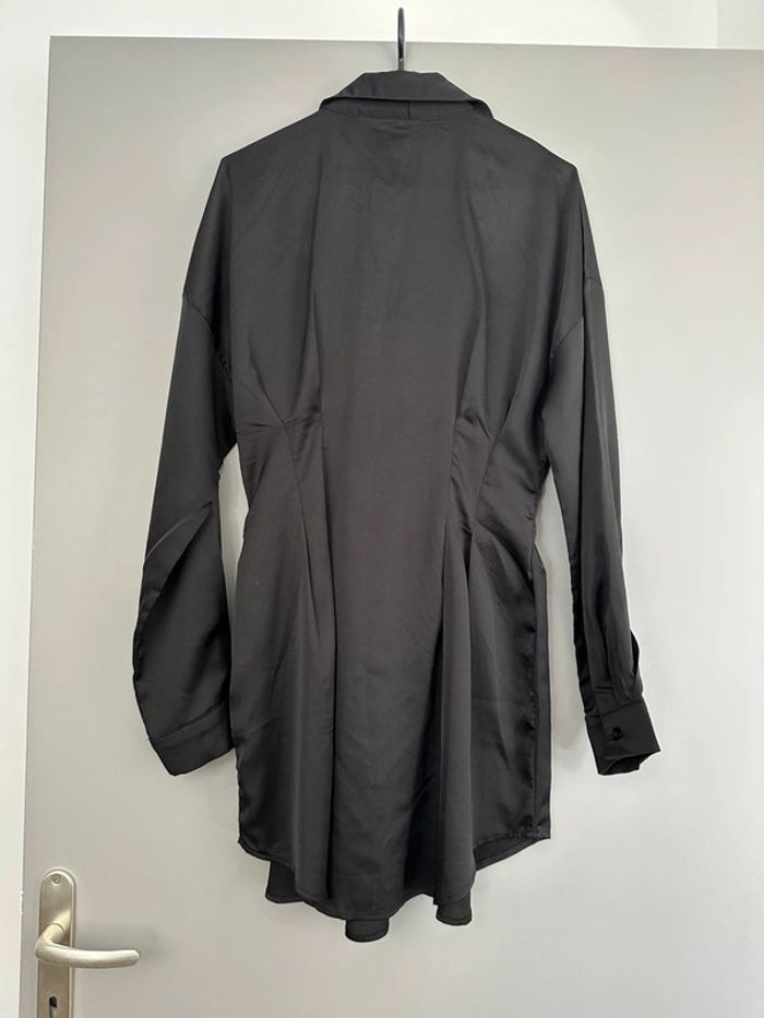 Petite robe style satin Shein taille S - photo numéro 2