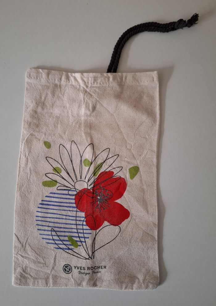 Lot de deux pochettes de rangement en tissu imprimé - photo numéro 2