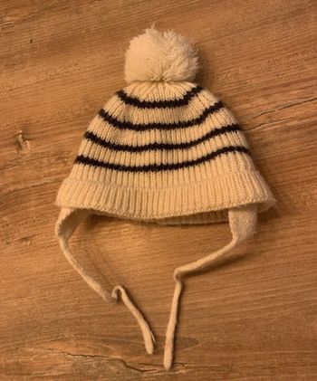 Bonnet avec pompon bébé