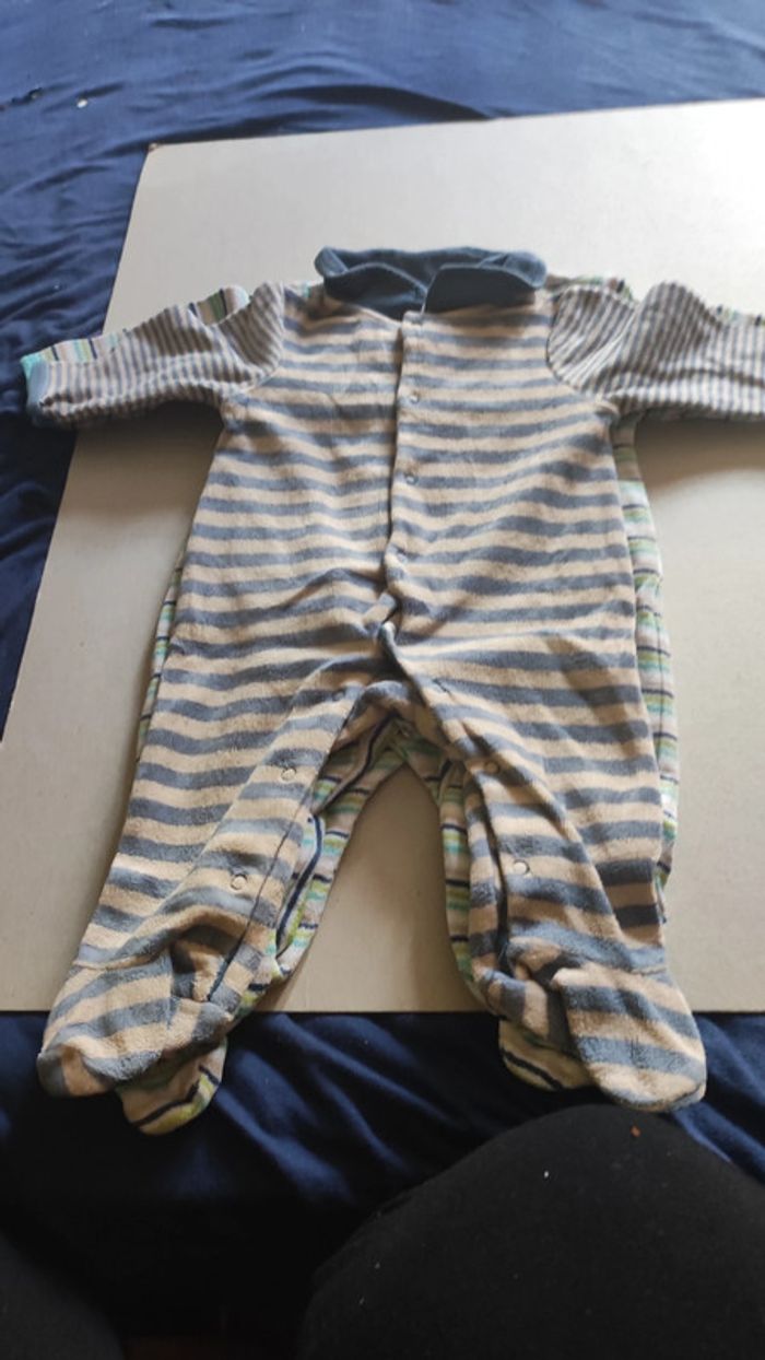 2 pyjamas 3 mois - photo numéro 4