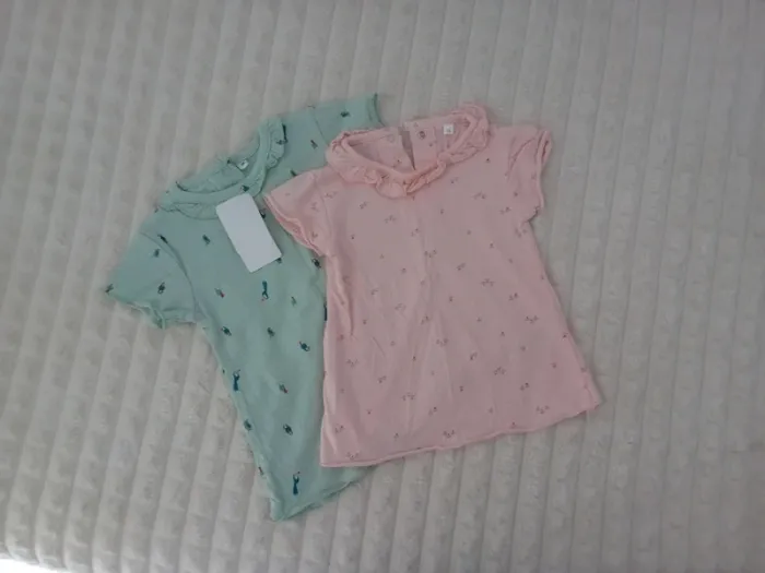 Lot 2 Tshirt 6/9mois 🌸👧