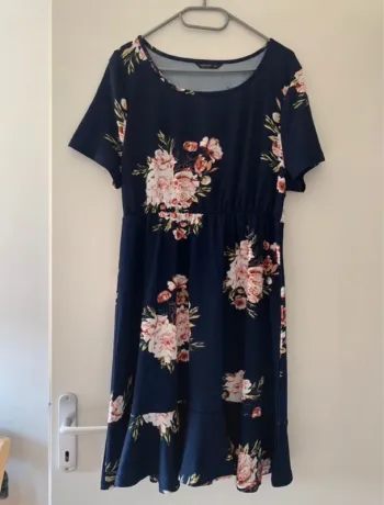 Robe à fleur bleu marine