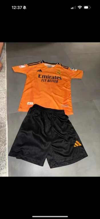 Maillot de foot enfant taille 140 bonne etat