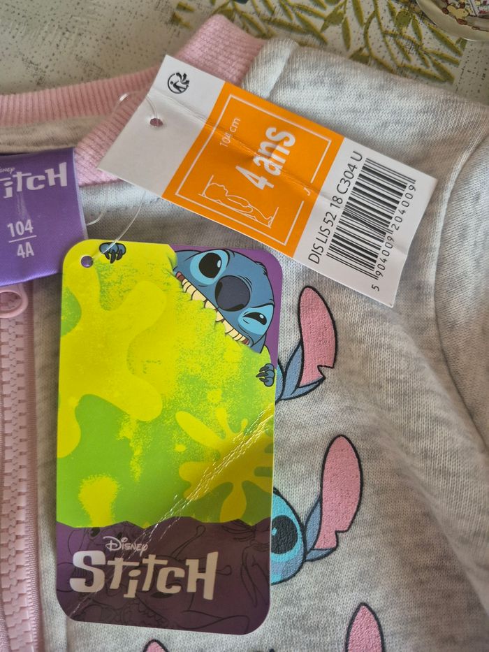 Ensemble survêtement stitch 4 ans neuf - photo numéro 4