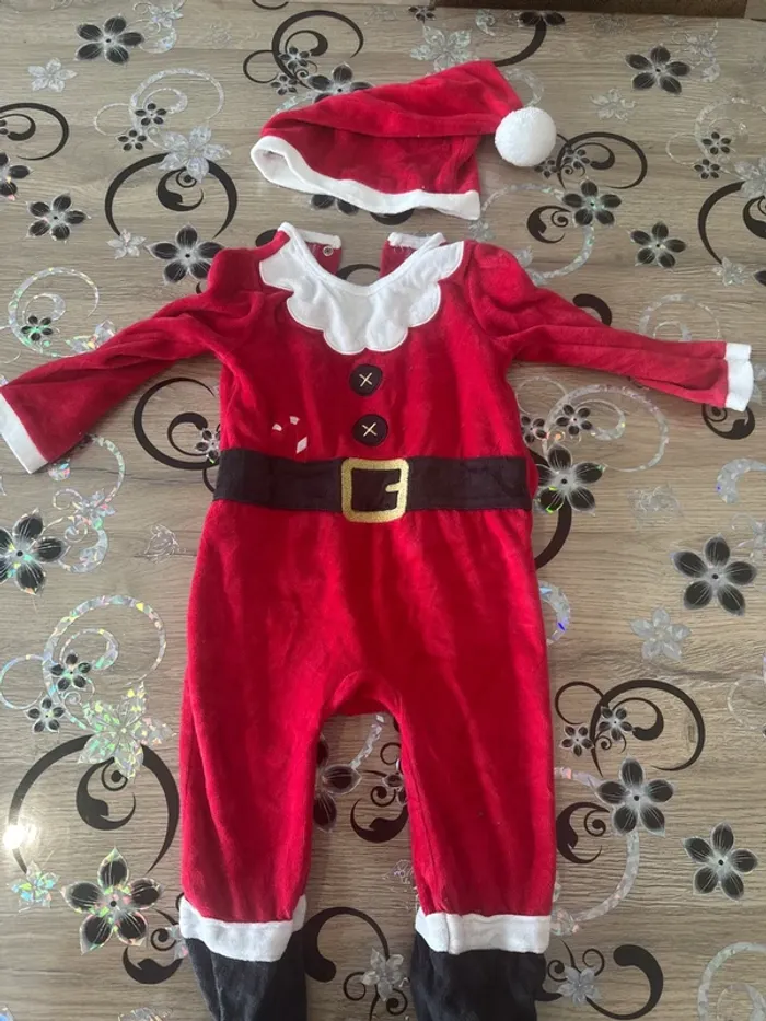 Pyjama et bonnet père Noël