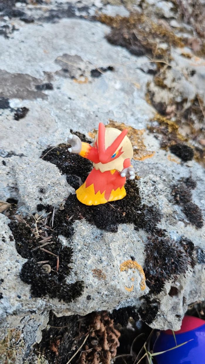 Super figurine Pokemon Nintendo finger puppet Brasegali - photo numéro 2