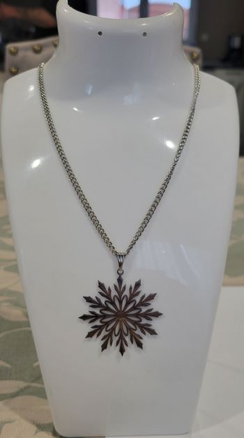 COLLIER GRAND FLOCON DE NEIGE ARGENTE ! NEUF !