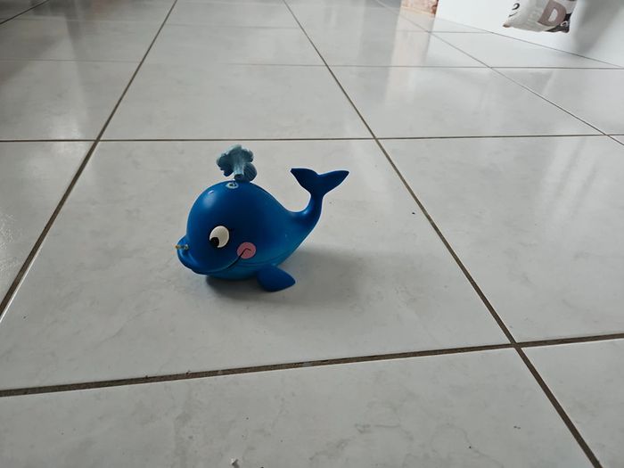 Tirelire baleine cont1