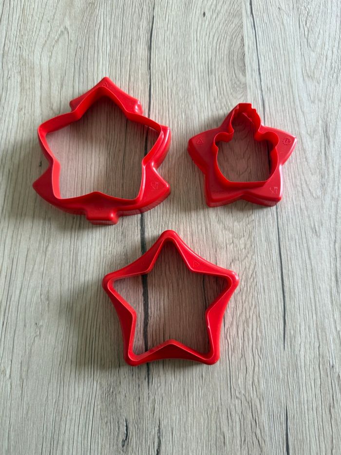 Lot 3 emporte pièce / 6 motifs Noël Tupperware - photo numéro 2