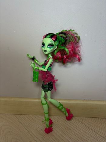 Poupée Monster High Venus McFlytrap Zombie Shake