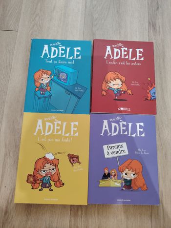 Lot de 4 livres mortelle Adèle 