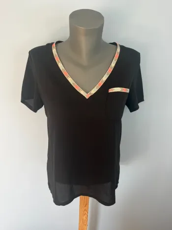 T-shirt manches courtes noir Sweed Paris taille 2 – transparent partiel, bandeau coloré & poche cœur