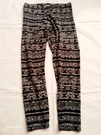 Pantalon femme noir et blanc avec des motifs Camaïeu taille 42