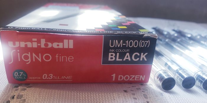 Boîte de 11 stylos bille "Uniball" - photo numéro 3