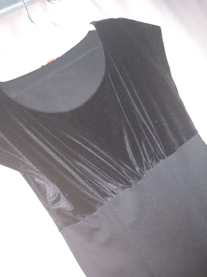 Robe noire - photo numéro 3