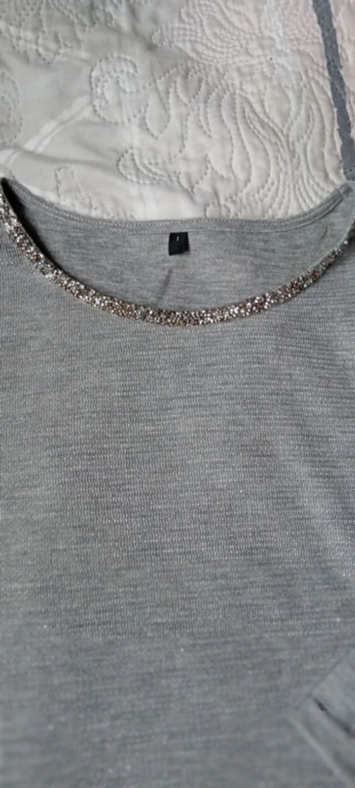 Pull de fêtes fin fil métallique argenté col strass gris femme Taille 1 - photo numéro 8