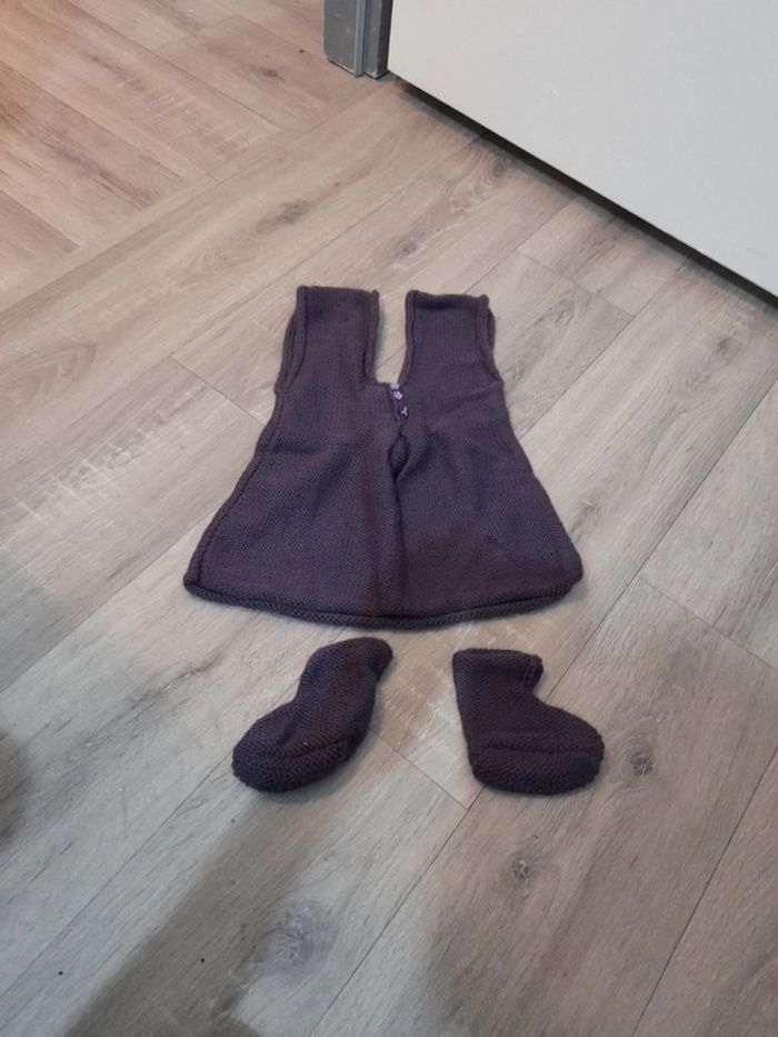 Ensemble robe en laine et chaussons 6/9 mois