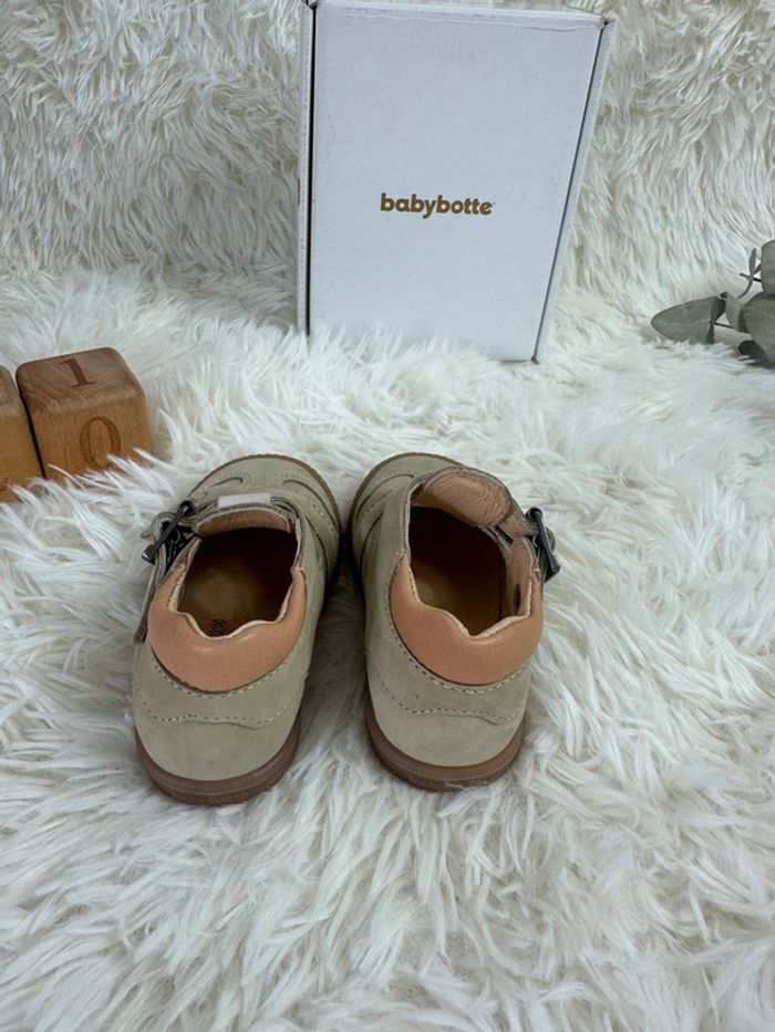 Paire de chaussures Babybotte taille 20 - photo numéro 4