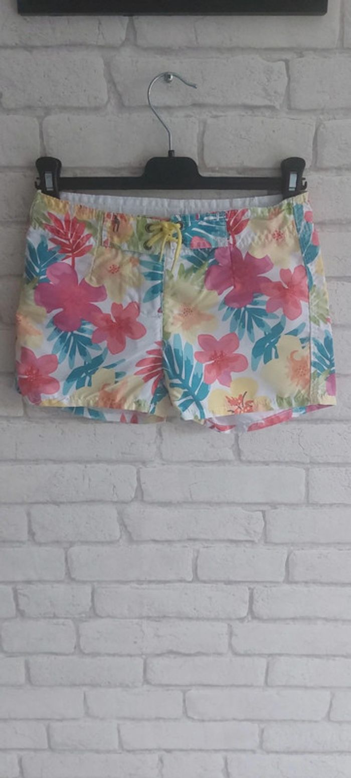 Short C&A taille 8 ans / 128 cm