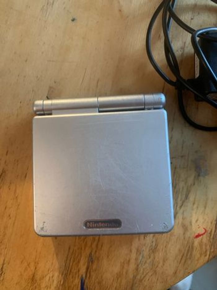 Game Boy SP + jeux Game Boy colors - photo numéro 6