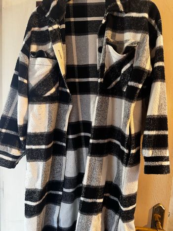 Veste noir et blanc 