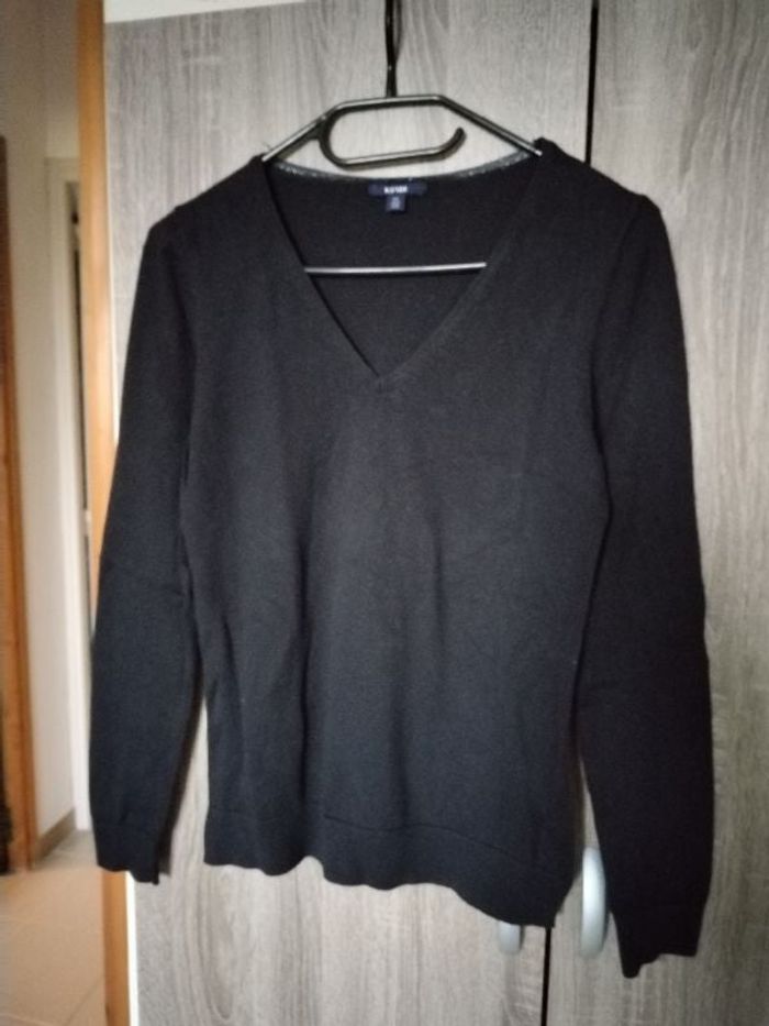 Pull noir