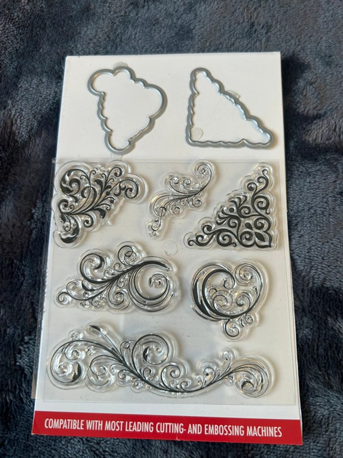 Clearstamps arabesques + 2 dies