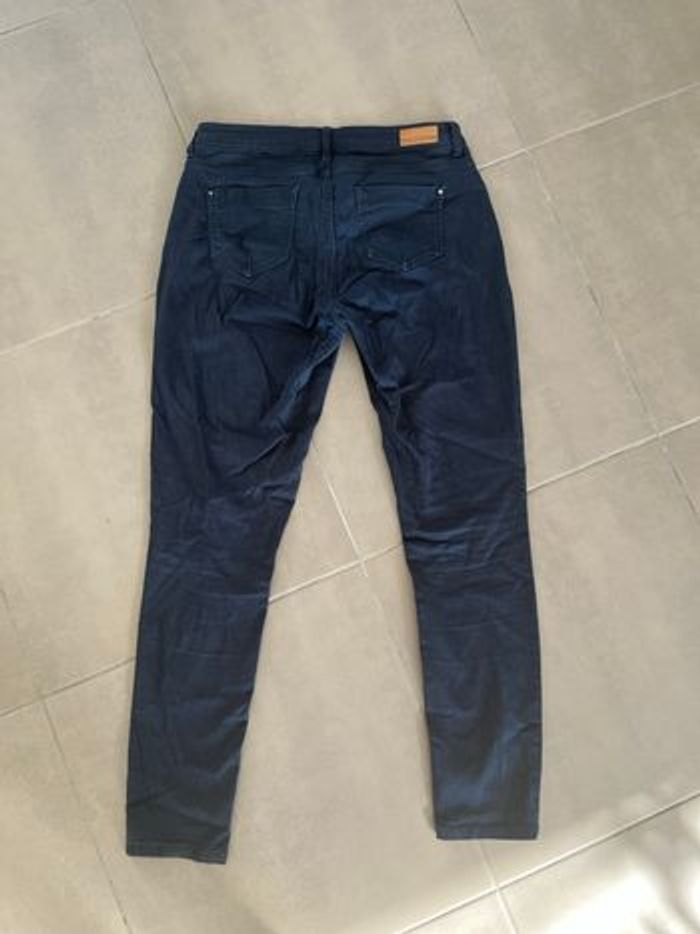 Pantalon femme T 38 - photo numéro 2