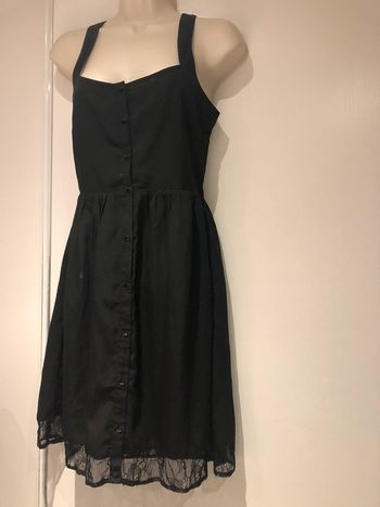 Petite robe noire Jennyfer dos en dentelle  taille 34