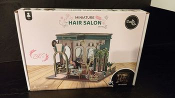 Kit de Construction de Maison Miniature Medium - salon de coiffure