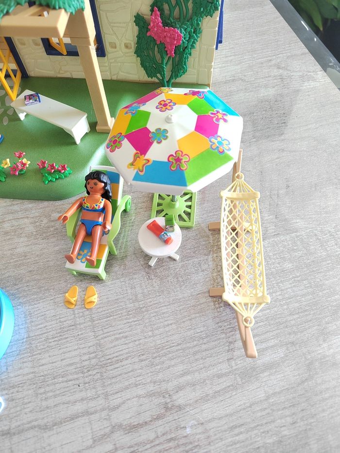 Maison de campagne playmobil et ses accessoires en très bon état - photo numéro 2