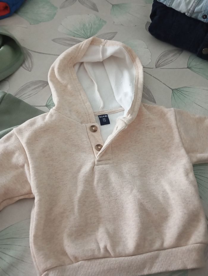 Pull a capuche - photo numéro 2