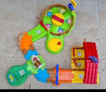 Tut tut animo poney club interactif vtech en excellent etatEn parfait état et fonctionne 
Piles fournies cheval fourni
Complet et notice