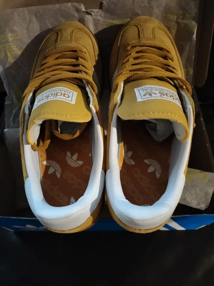 Baskets Adidas Spezial couleur jaune moutarde - photo numéro 4